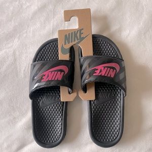 Nike slides